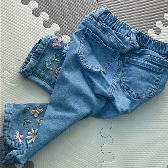 Light denim jeans with floral embroidery - Picture 2 of 3